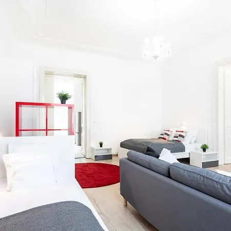 Apartment Bright & Large At Location