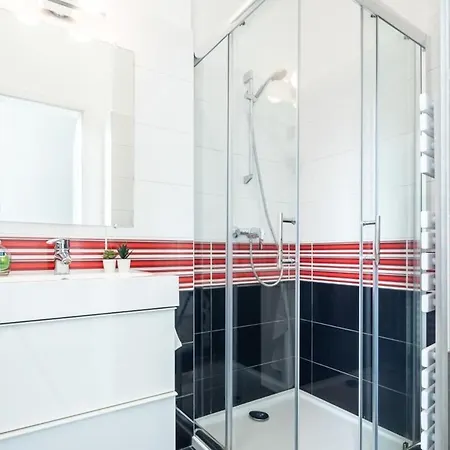 Bright & Large At Location *