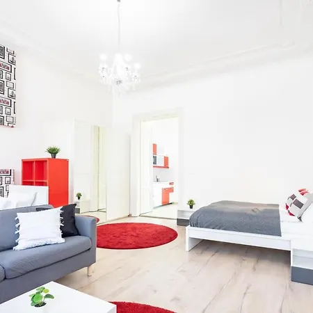 Bright & Large At Location Budapest