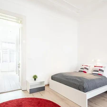 Bright & Large At Location * Budapest