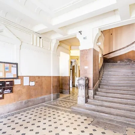 Bright & Large At Location Lägenhet *